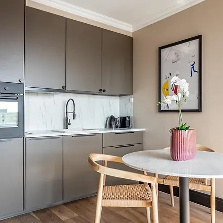 特里同公园公寓 *