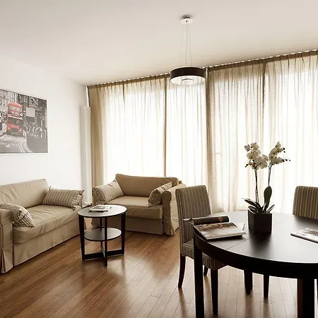 特里同公园公寓 * 华沙