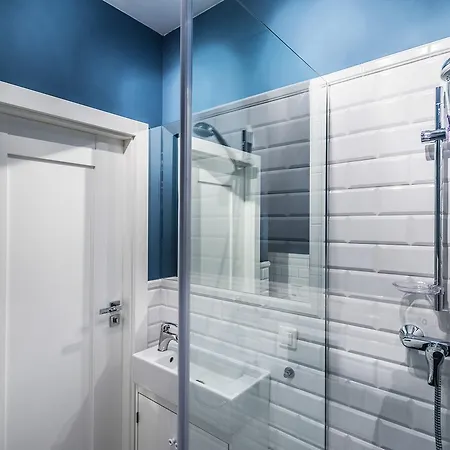 Triton Park Apartment *